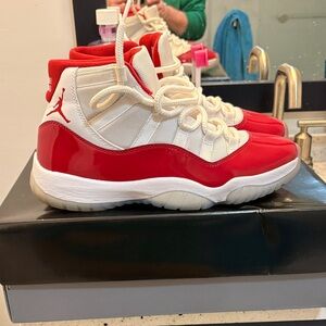 Air Jordan 11 Cherry